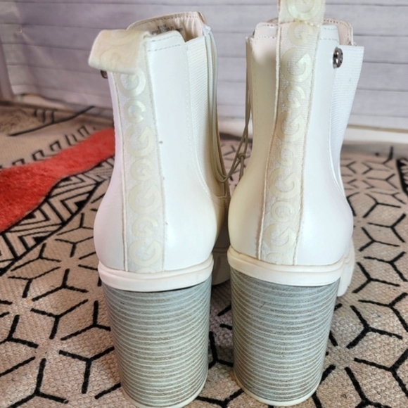 GBG KEONA IVORY CHUNKY PLATFORM BOOTS, SZ 8.5 - Picture 7 of 16